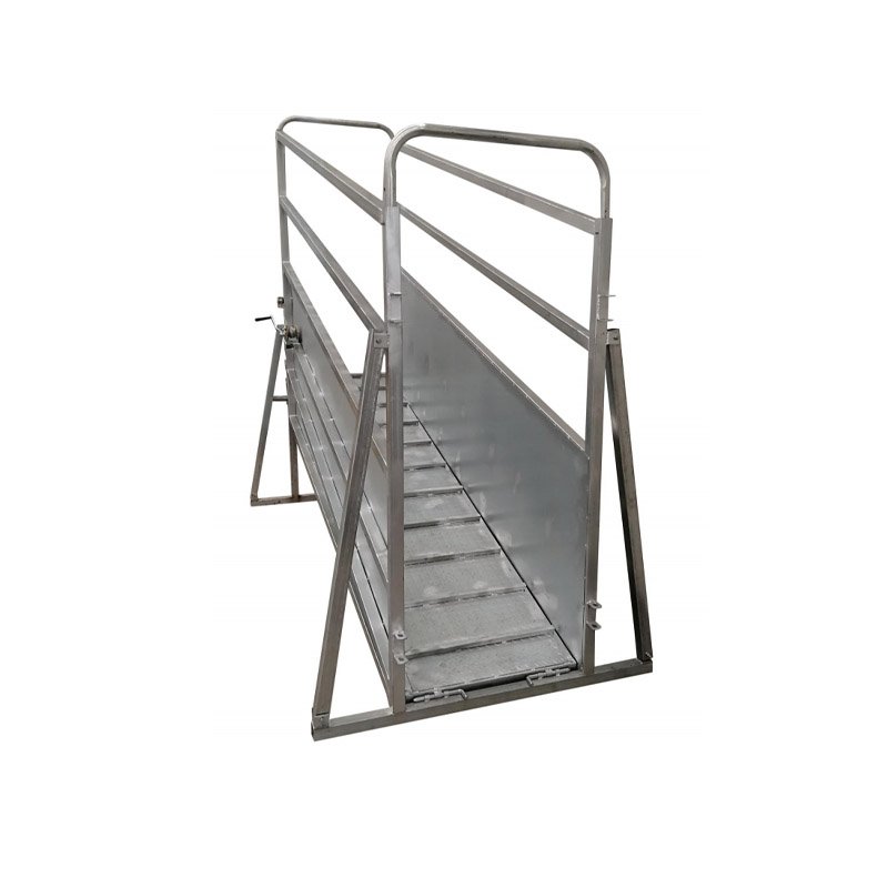 Adjustable Cattle Loading Ramp